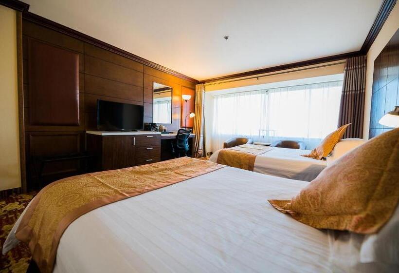 Номер бизнес-класса, La Crystal Hotel  Los Angeles Long Beach Area