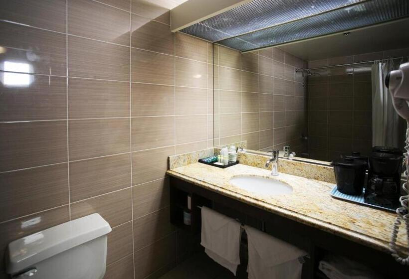 스탠다드 룸 킹사이즈 침대, La Crystal Hotel  Los Angeles Long Beach Area
