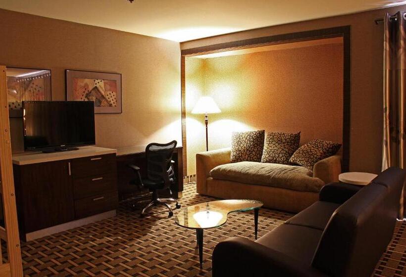 Family Suite, La Crystal Hotel  Los Angeles Long Beach Area