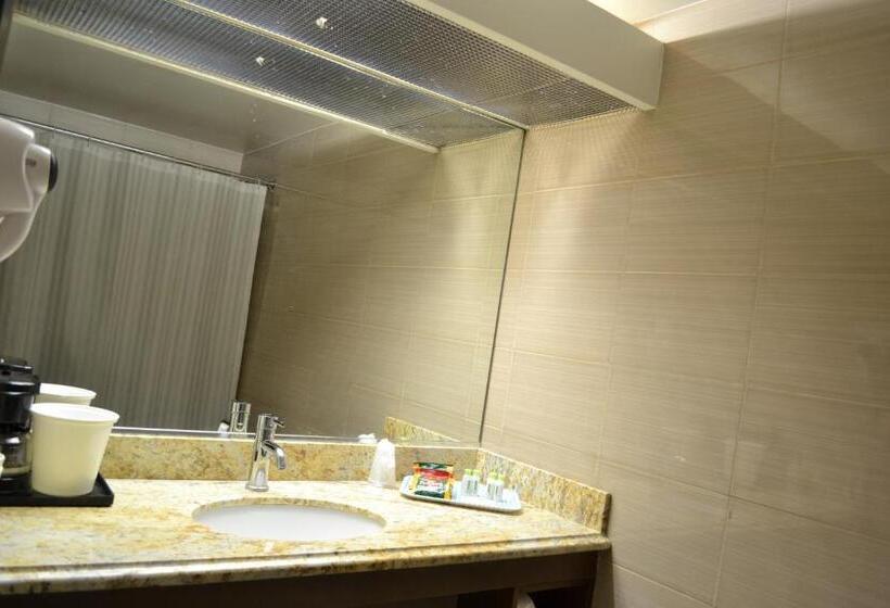 패밀리 스위트, La Crystal Hotel  Los Angeles Long Beach Area