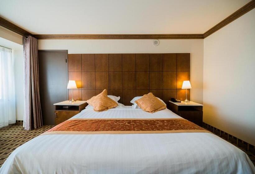 Номер Deluxe Кровать Кинг, La Crystal Hotel  Los Angeles Long Beach Area