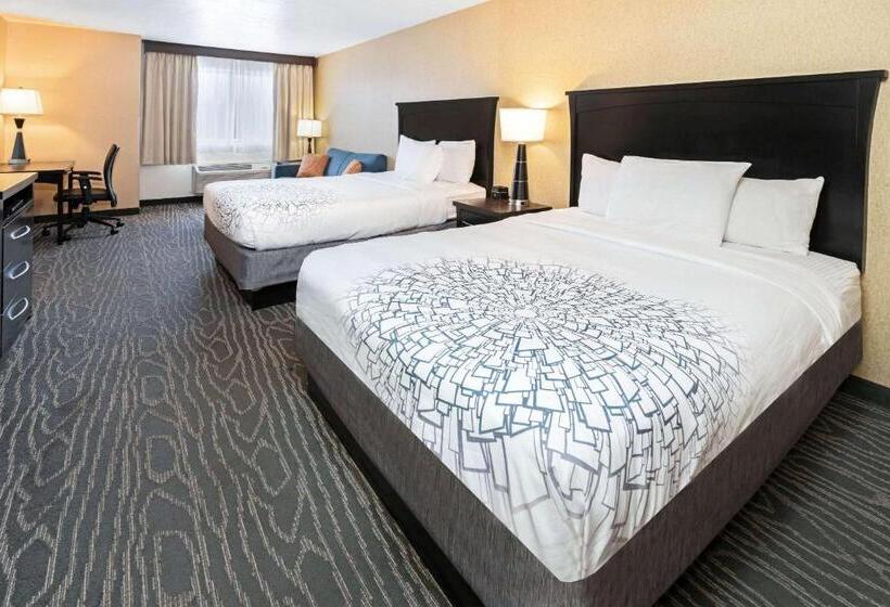 Семейный Номер Deluxe, La Quinta By Wyndham Logan