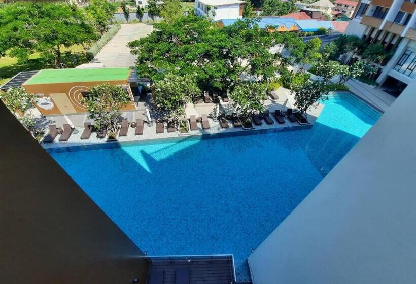 Люкс Вид на Бассейн, Isanook Resort & Suites Hua Hin