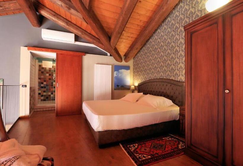 سوییت دوبلکس, Felicin  Palazzo Boeri Panoramic Suites