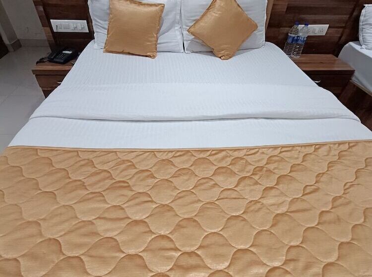 Номер Deluxe, Rishi International