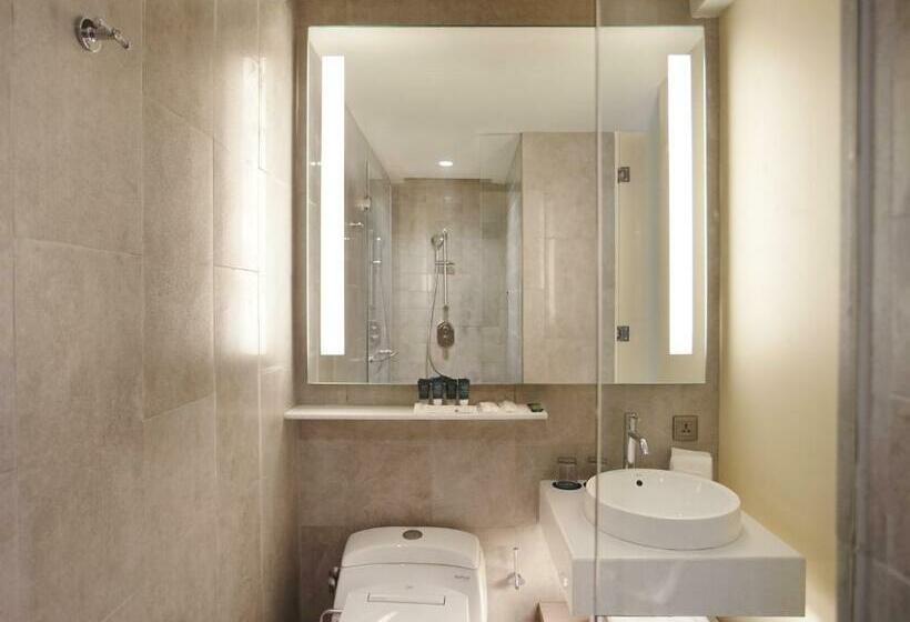 اتاق لوکس, Four Points By Sheraton Surabaya, Pakuwon Indah