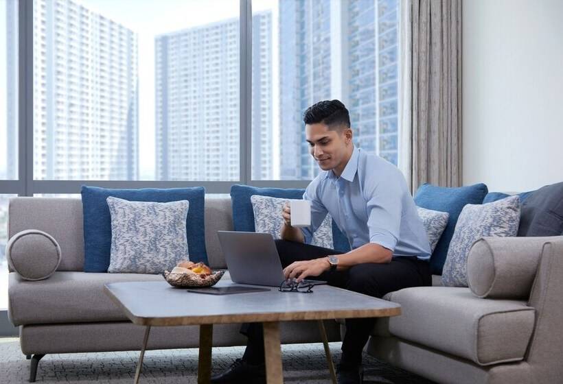 سوئیت جونیور با تخت بزرگ, Four Points By Sheraton Surabaya, Pakuwon Indah