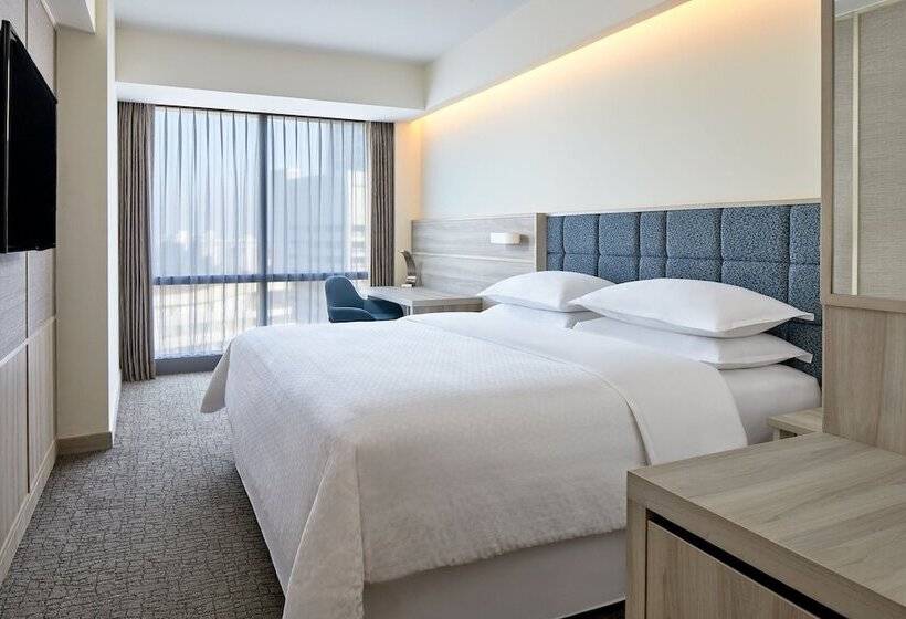 اتاق لوکس, Four Points By Sheraton Surabaya, Pakuwon Indah