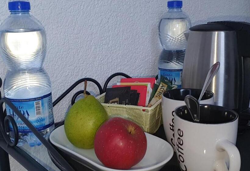غرفة قياسية مزوَّدة بشُرفة, Rosengärtli