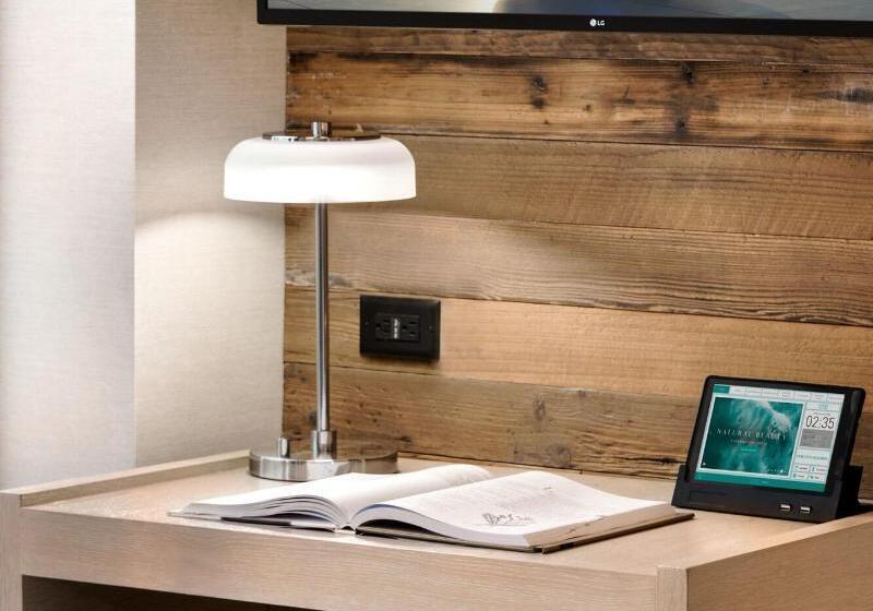 Номер Deluxe Кровать Кинг, Seaside Hotel North Vancouver