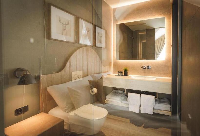 Deluxe room with river view, Boutique Hotel Sunrose 7   Gourmet & Spa