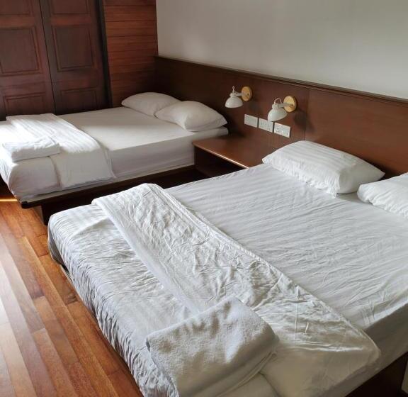 주니어 스위트, Little Kampung Studio