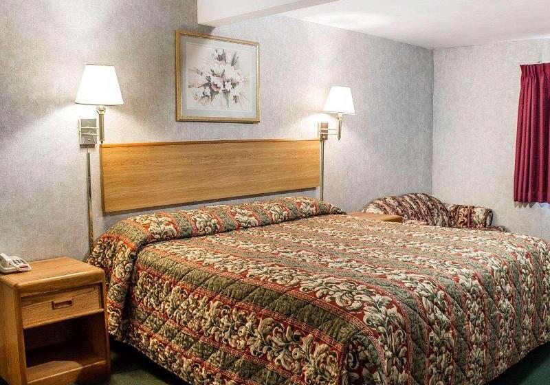 스탠다드 룸 킹사이즈 침대, Rodeway Inn Moosic  Scranton