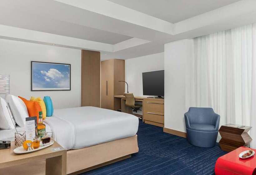 스위트 킹사이즈 침대, Hilton Sedona Resort At Bell Rock