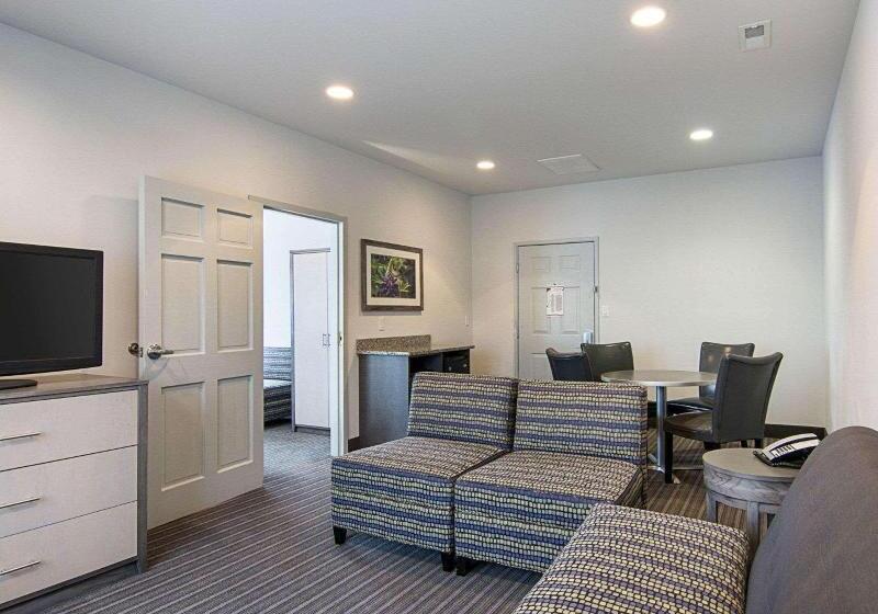 带大床的套房, Comfort Inn Williamsburg Gateway