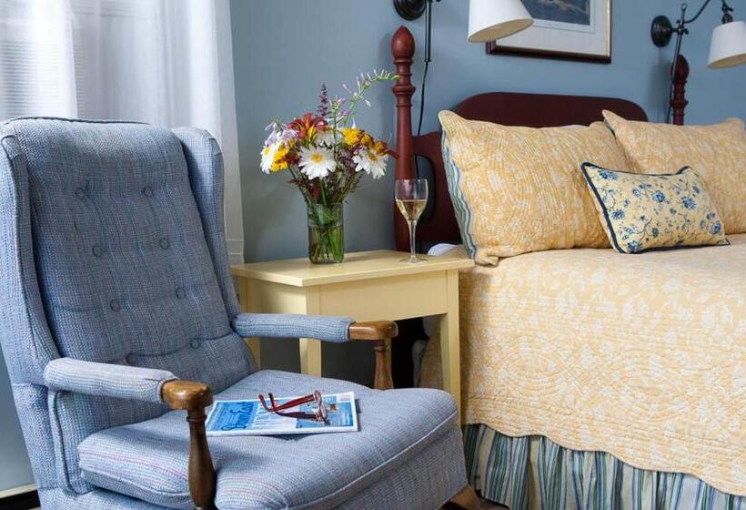 스탠다드 스튜디오, Dockside Guest Quarters
