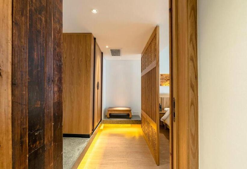 Номер Стандарт, Yoba Boutique