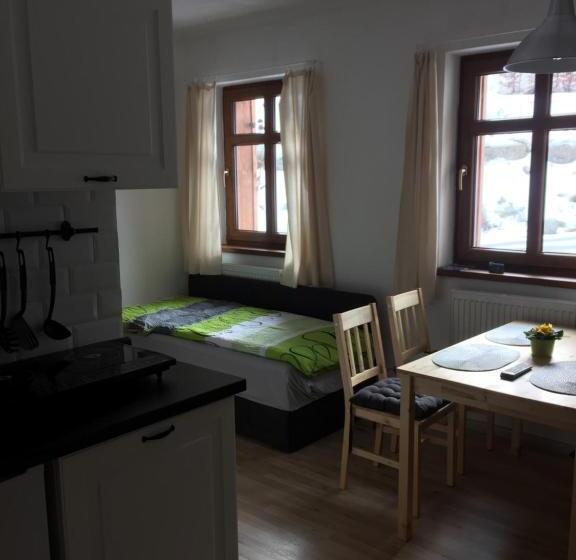 1 Schlafzimmer Apartment Untergeschoss, Chalupa U Josefa