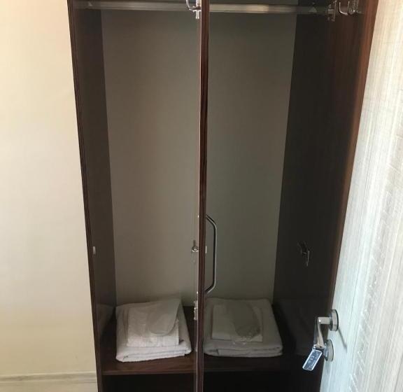 标准单人间, Gunes Otel