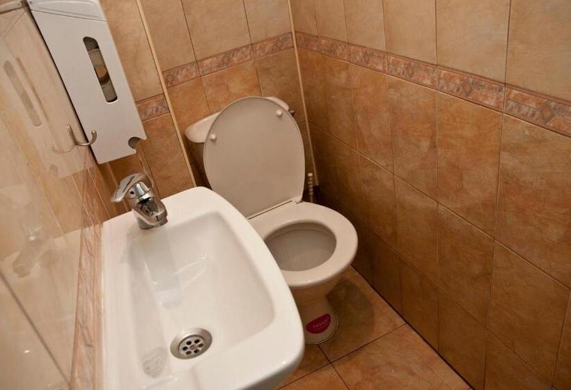 四人标准间, Hostel Mostel Hub Rooms And Apartments
