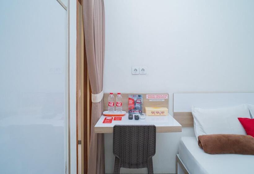 Номер Стандарт, Reddoorz Syariah Near Transmart Mx Malang