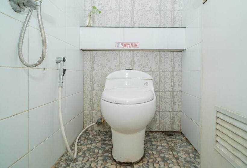 Номер Economy, Reddoorz Syariah Near Transmart Mx Malang