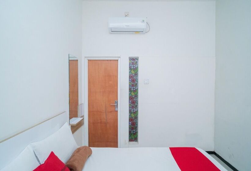 Номер Economy, Reddoorz Syariah Near Transmart Mx Malang
