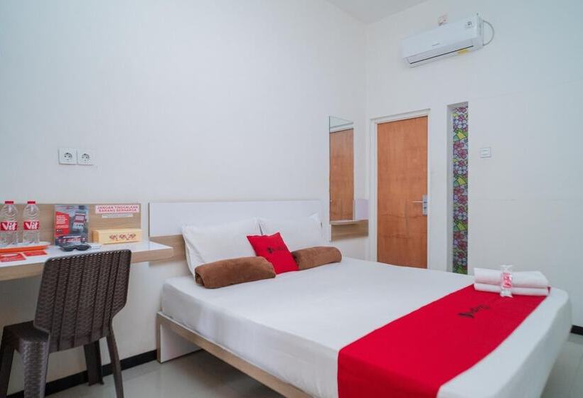 Номер Economy, Reddoorz Syariah Near Transmart Mx Malang