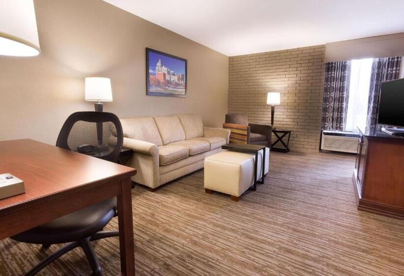 Sviitti King-vuode, Drury Inn & Suites Greensboro