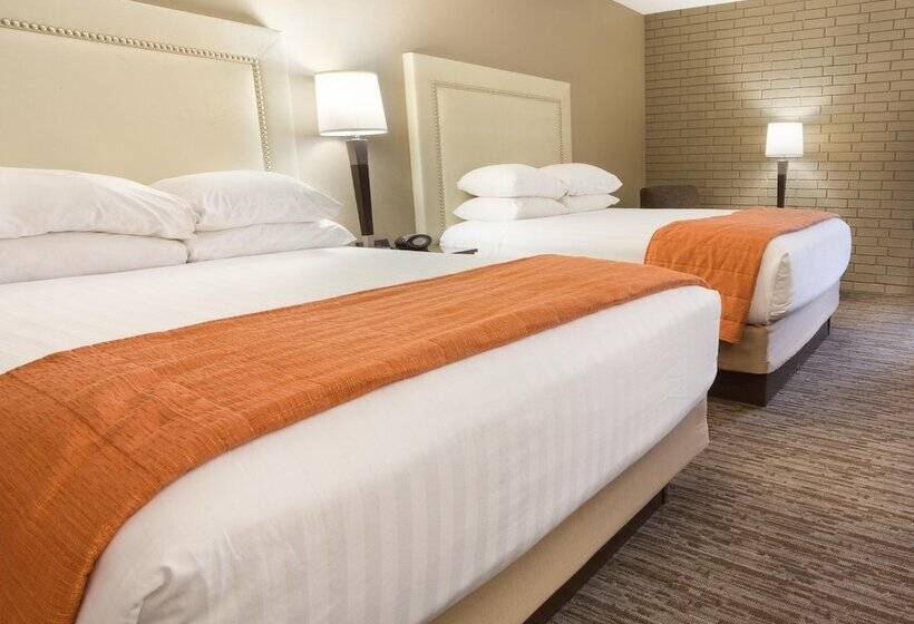 Номер Deluxe Адаптированный для Инвалидов, Drury Inn & Suites Greensboro