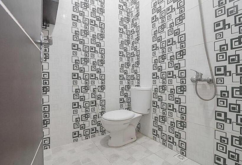 Номер Стандарт, Reddoorz Syariah Near Taman Rozeline Penajam