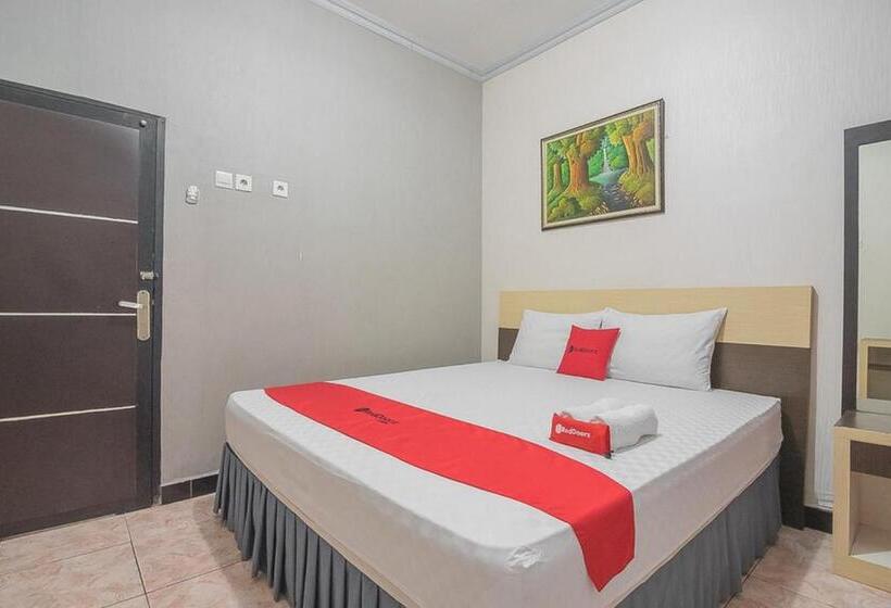 Номер Стандарт, Reddoorz Syariah Near Taman Rozeline Penajam