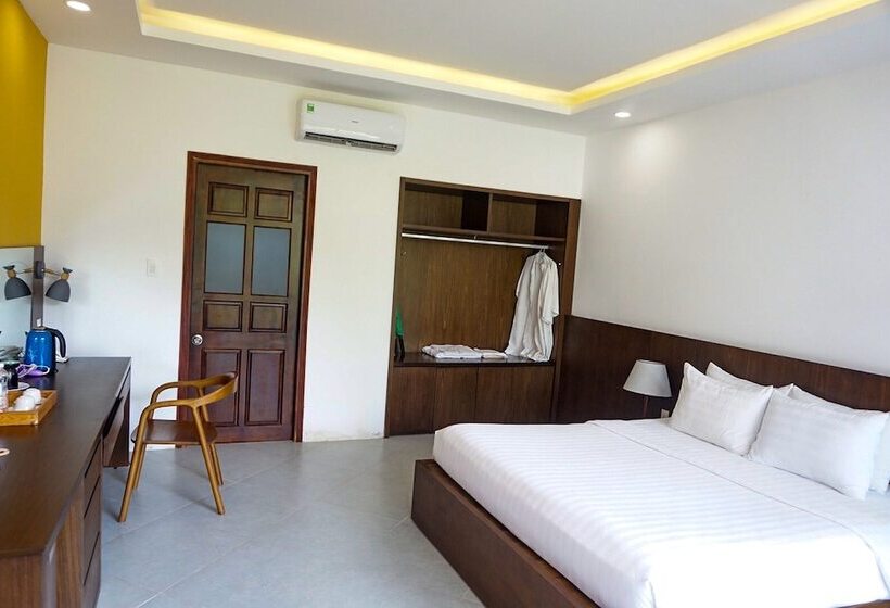 اتاق لوکس با چشم‌انداز استخر, Kingo Retreat Resort