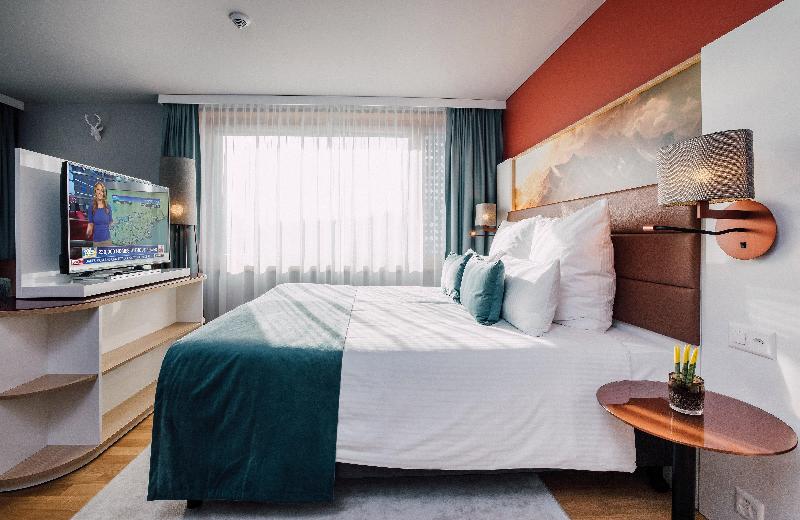 Quarto Triplo Deluxe, Leonardo Hotel Zurich Airport