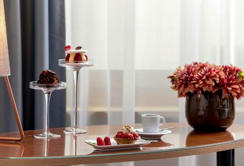 Quarto deluxe, Leonardo Hotel Zurich Airport