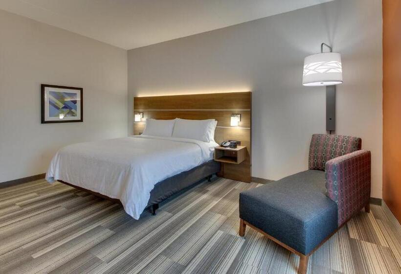 带大床的标准间, Holiday Inn Express & Suites   Nashville Metrocenter Downtown, An Ihg