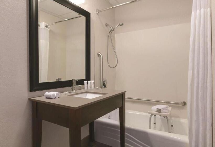 适合残疾人使用的标准间, Country Inn & Suites By Radisson, Port Clinton, Oh