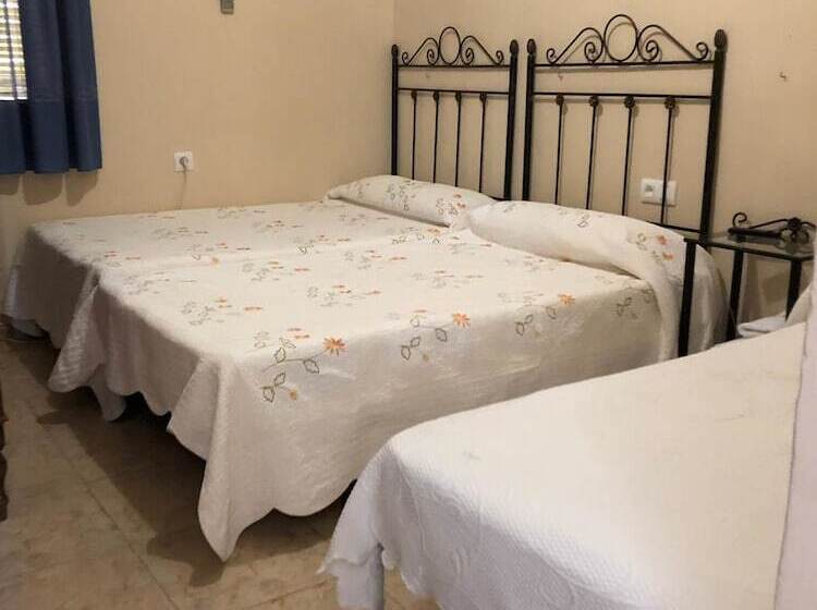 Номер Стандарт, Hostal Restaurante Reina