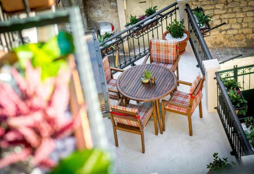 דירת חדר עם טרסה, Apartments And Rooms With Wifi Split   16550