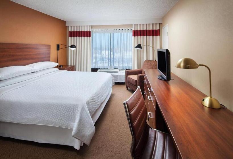 适合残疾人士使用的带超级大床的标准间, Four Points By Sheraton Los Angeles International Airport