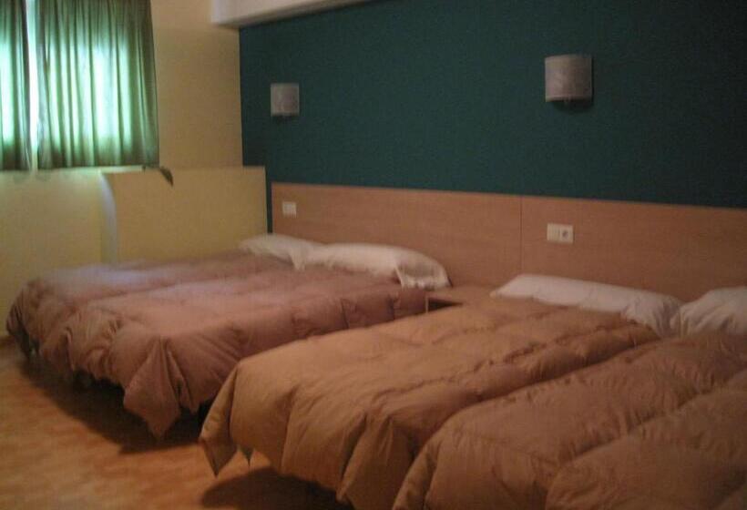 スタンダード４人部屋, Hostal Ducal Ii