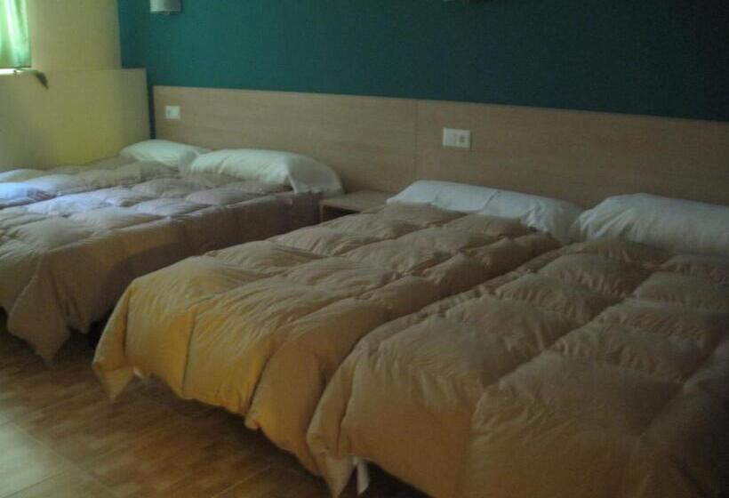 Четырехместный Номер Стандарт, Hostal Ducal Ii