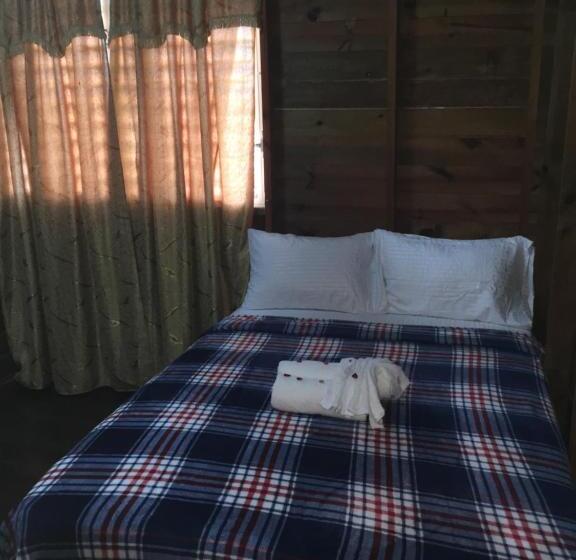 اتاق لوکس با چشم‌انداز شهر, Matus Guest House
