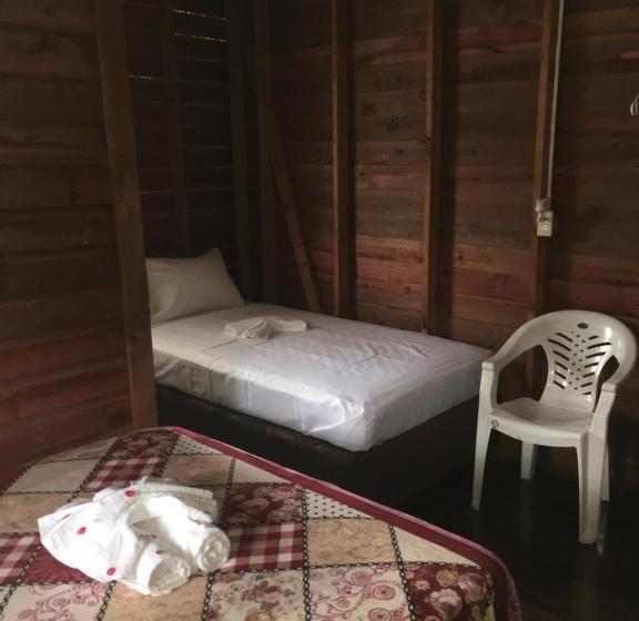 اتاق استاندارد با چشم‌انداز, Matus Guest House