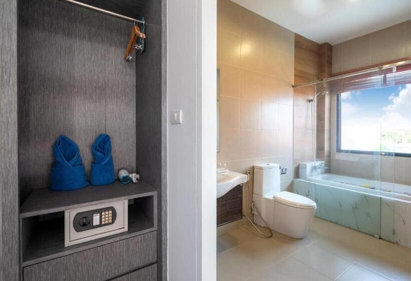 اتاق لوکس با چشم‌انداز استخر, The Thames Pool Access Resort & Villa   Sha Extra Plus