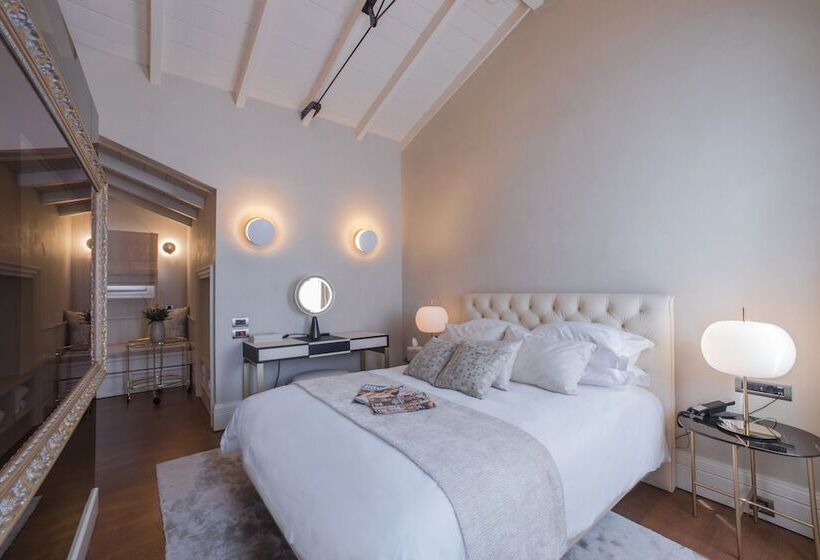 Люкс Повышенной Комфортности, Castellano Hotel & Suites