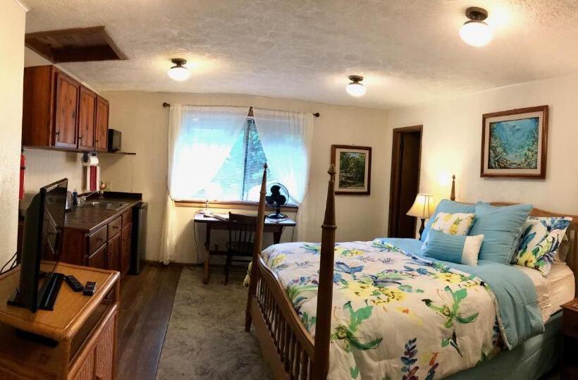 Номер Стандарт Внутренний, Hale Maluhia Country Inn