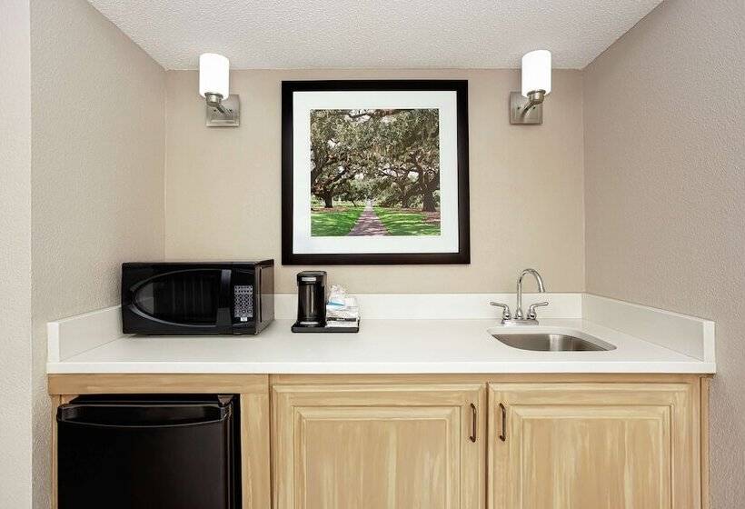스위트 킹사이즈 침대, Hampton Inn Georgetown Marina