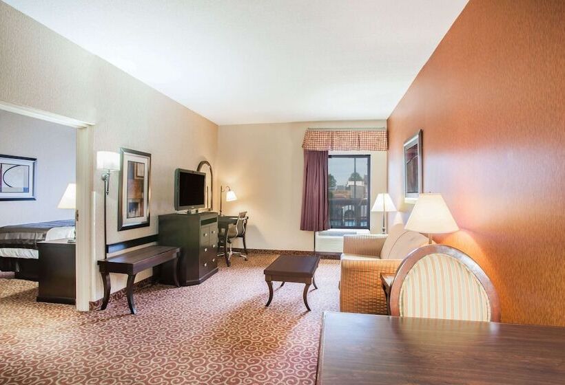 Люкс Кровать Кинг, Wingate By Wyndham North Little Rock