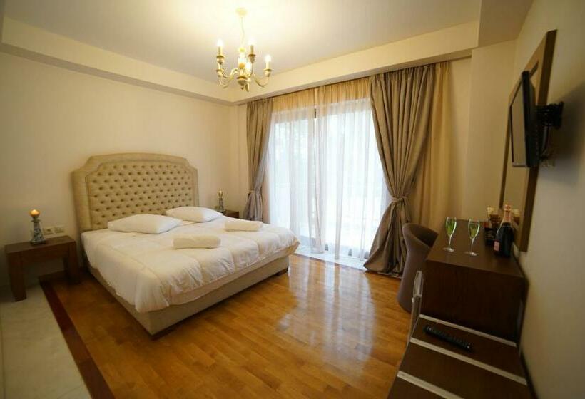 Люкс Вид на Бассейн, Corali Resort